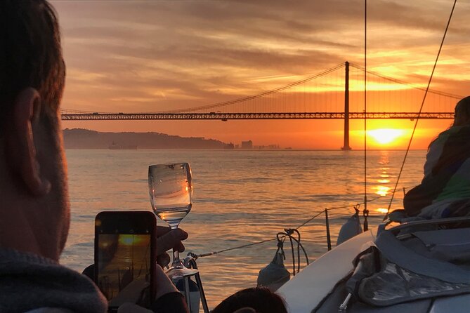 LUXURY Catamaran Sunset and Wine cruise - Key points to know before you book