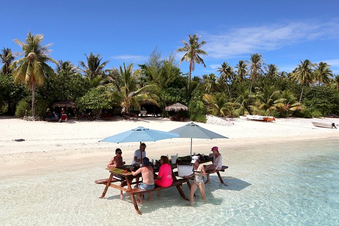 LUXURY PRIVATE Catamaran : Full-Day Sail & Polynesian Motu Lunch - Sailing across Bora Bora’s lagoon