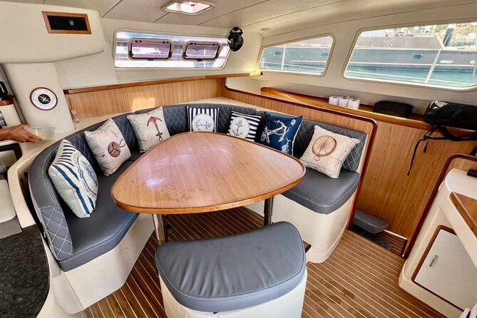 Luxury Sailing catamaran charter in Cabo San Lucas all inclusive - An open bar with a useful range of choices