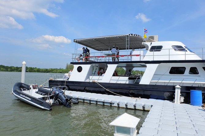 Luxury Sunset Cruise at Krabi's Coastlin with Power Catamaran - An hour at Phra Nang Cave Beach