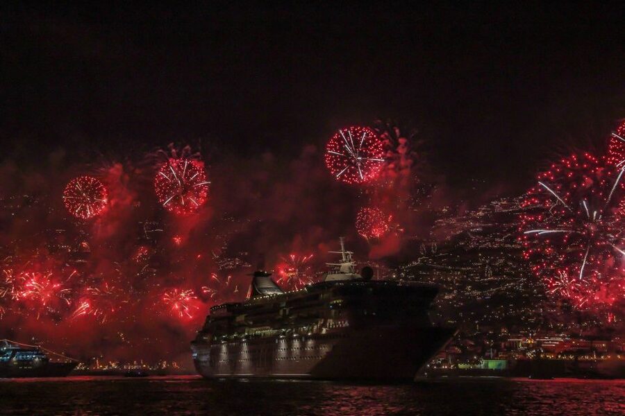 Madeira: New Year's Eve Fireworks by Catamaran - Meeting the catamaran at Cais 8