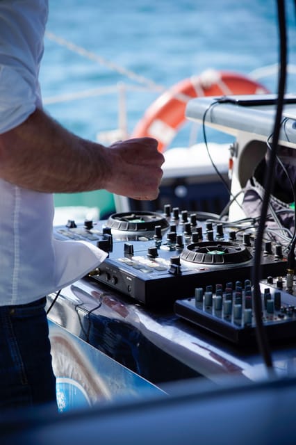 Malaga: Catamaran Sailing Cruise with Swimming & Optional DJ - What the swimming stop is really like