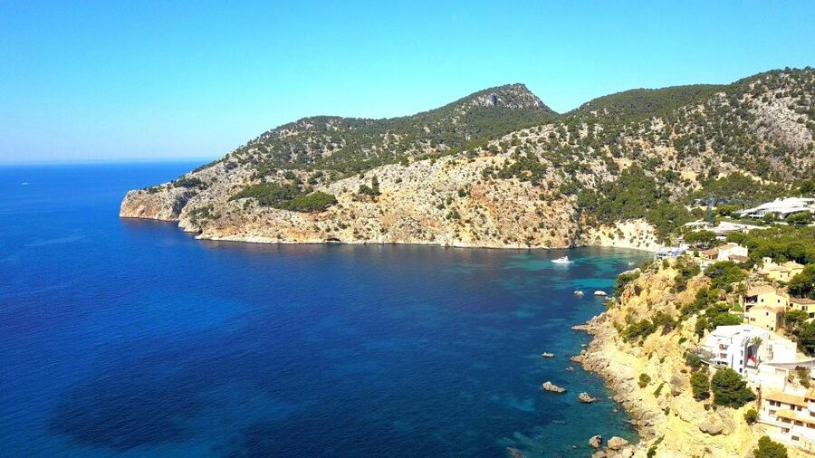Mallorca: Catamaran Coastal Cruise with Lunch - Lunch on the Upper Deck or Inside
