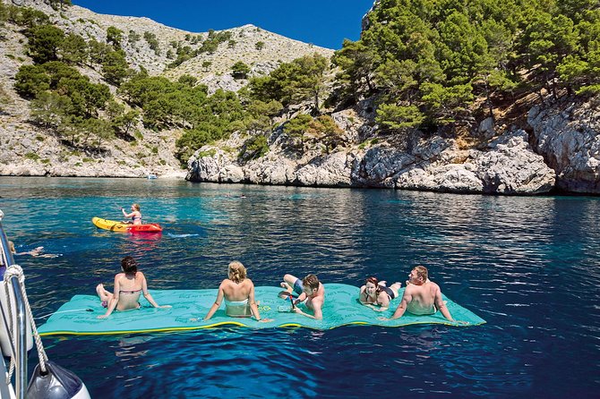 Mallorca Catamaran Cruise with Scenic Views and BBQ Lunch - Sailing, music, and the size of the boat