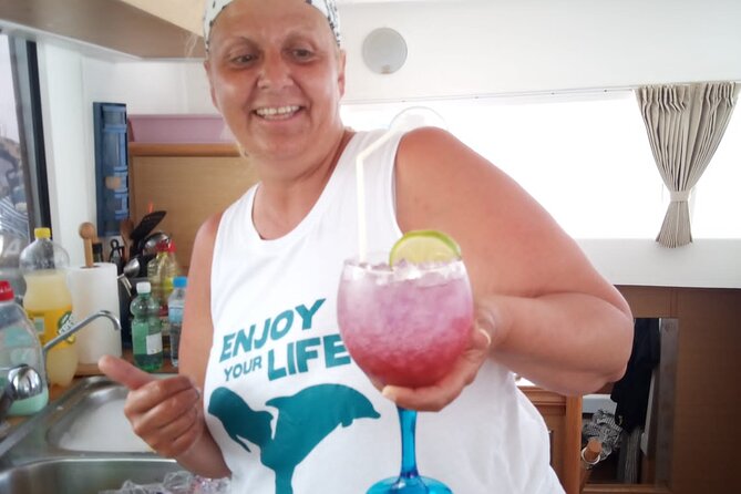 Mallorca Catamaran Small Group Cruise with Tapas 4-hours - Homemade tapas served onboard