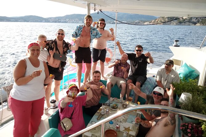Mallorca Catamaran Small Group Cruise with Tapas 4-hours - What kind of day should you expect?