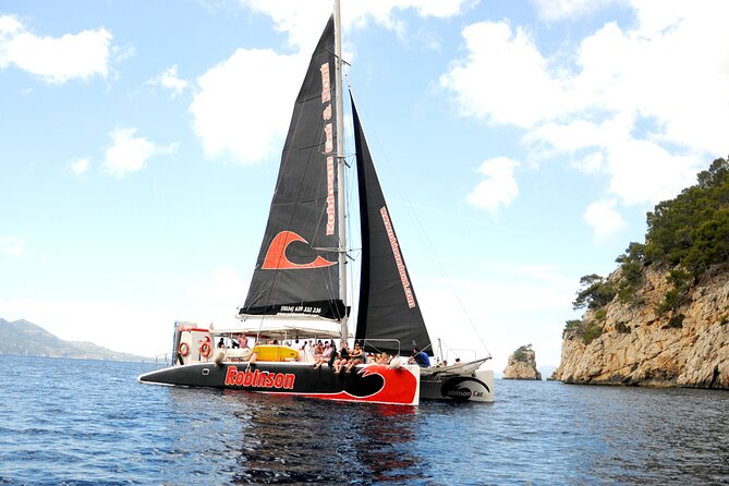 Mallorca Catamaran Tour in the Bay of Pollensa - Lunch aboard the Robinson Catamaran