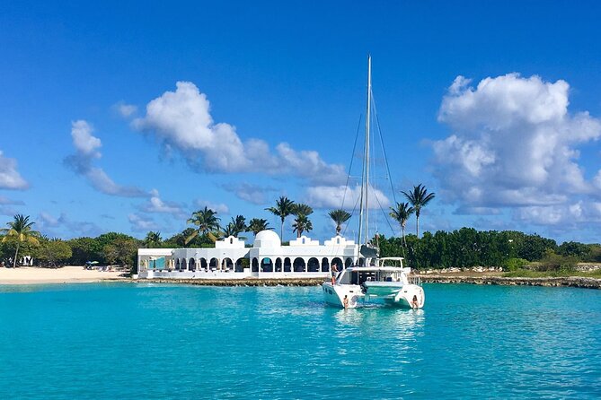 Mambo Sail Catamaran to Rendezvous Bay Anguilla - The first stop at Maundays Bay