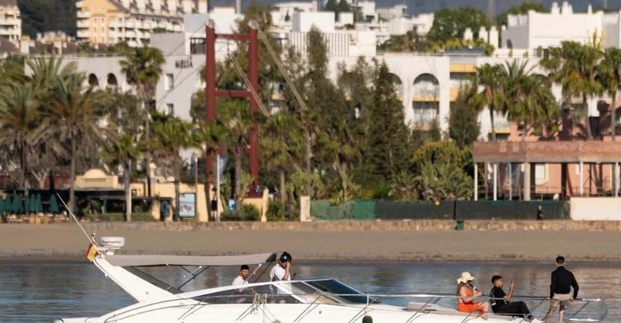 Marbella: Puerto Banús 2-hour luxury catamaran - The swimming stop in open water