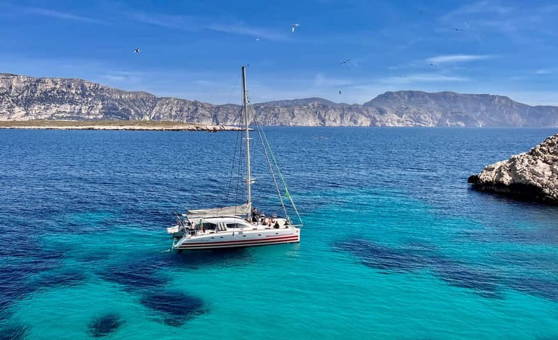 Marseille: Calanques Catamaran Cruise, Picnic, & Swimming - Sormiou and the Limestone Coast