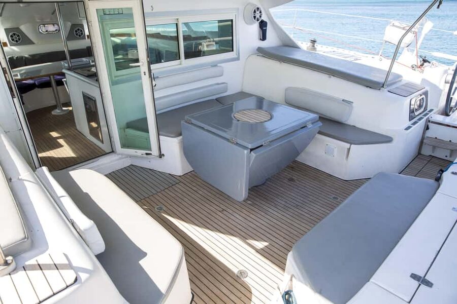 Marseille: Calanques Catamaran Cruise, Picnic, & Swimming - En-Vau and the Calanques of Port Pin and Port-Miou