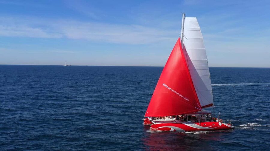 Marseille : Calanques Catamaran Cruise with Lunch & Wine - Morgiou is the main lunch and water stop
