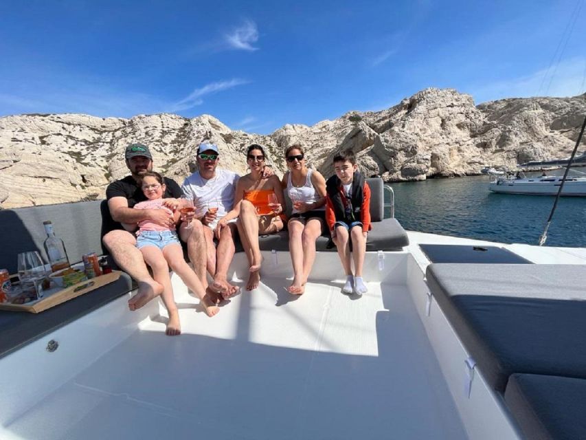 Marseille: Catamaran cruise to discover Frioul Islands - Returning through the Old Port