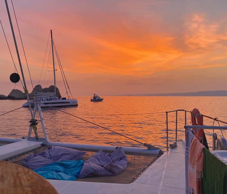Marseille: Sunset catamaran cruise, buffet & drinks - Leaving the Mucem for an evening at sea