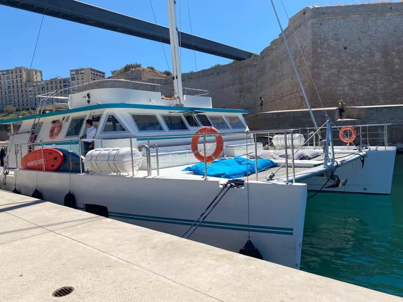 Marseille: Sunset catamaran cruise, buffet & drinks - Finding the best place to watch the sunset