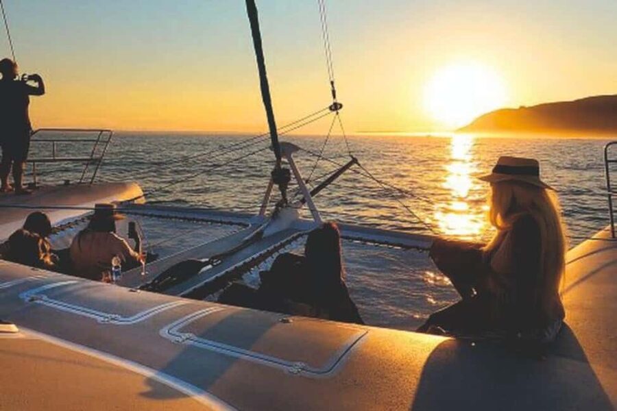 Marseille: Sunset catamaran cruise, buffet & drinks - Drinks, music, and the mood on board