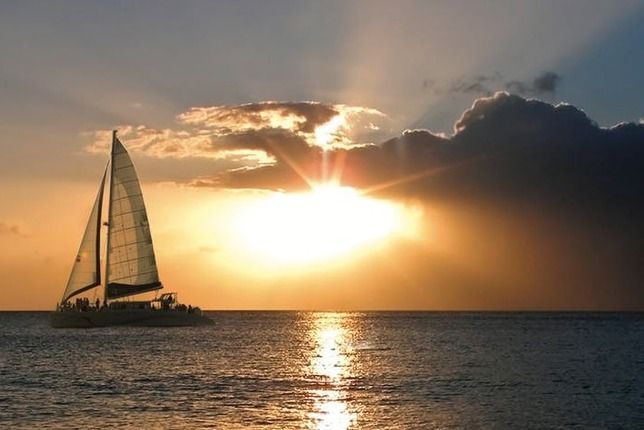 Maui: Ma'alaea Catamaran Sunset Sail with Appetizers - Why this sunset cruise works so well