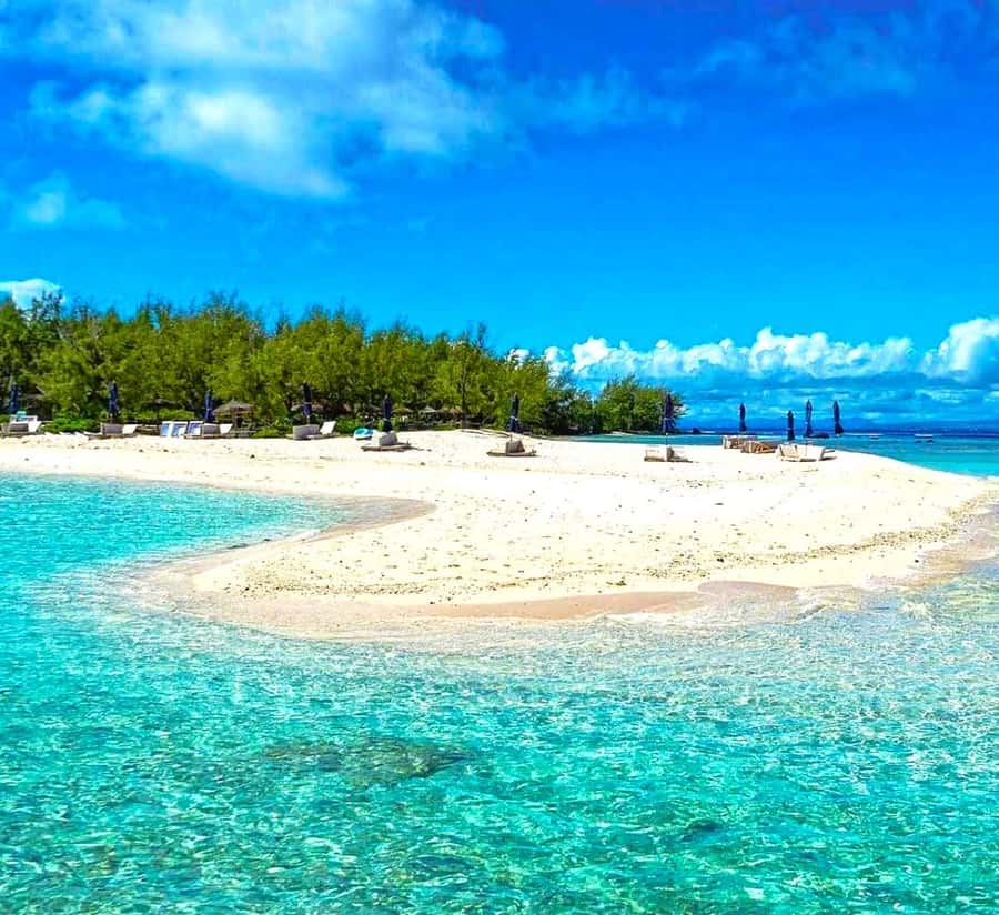 Mauritius: Catamaran cruise to 3 Northern Isles with lunch - Snorkeling near Gabriel Island and Gunners Coin