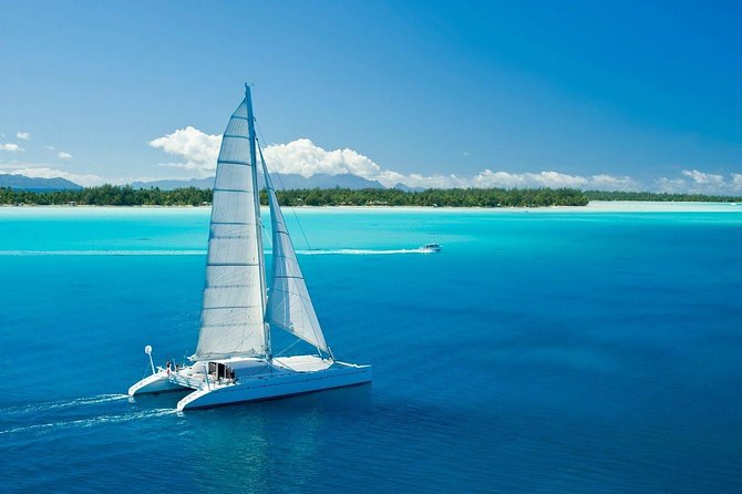Mauritius : Full day All inclusive Ile aux cerfs Catamaran cruise - Sailing across the southeast lagoon