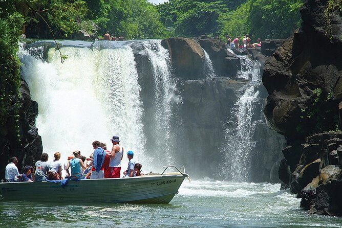Mauritius : Full day All inclusive Ile aux cerfs Catamaran cruise - Snorkeling in a protected lagoon