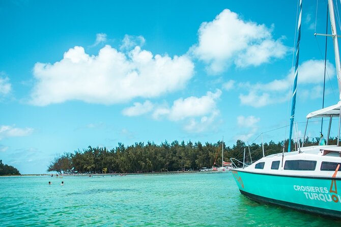 Mauritius : Full day All inclusive Ile aux cerfs Catamaran cruise - Ile aux Cerfs, with about an hour ashore