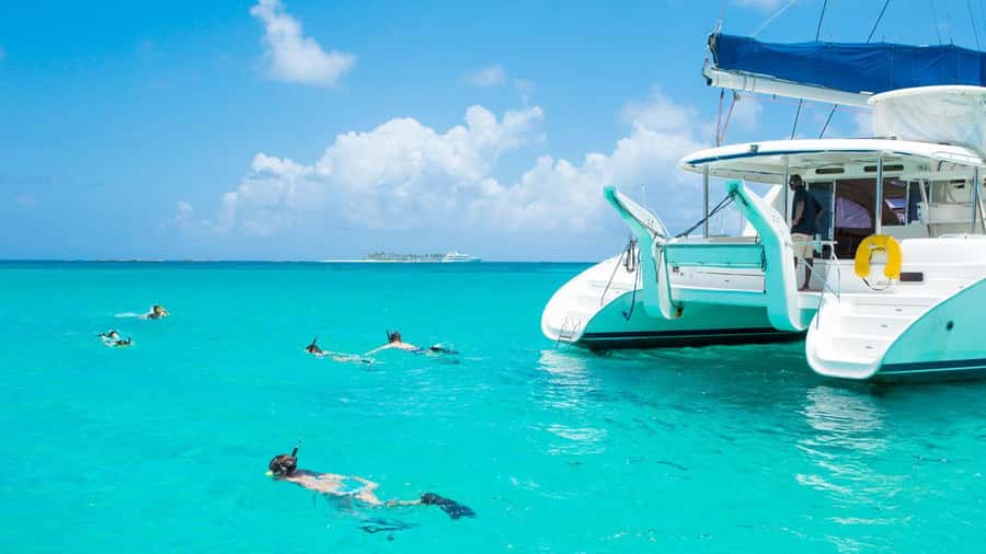 Mauritius: Ile Aux Cerfs Catamaran Trip w/ Lunch & Transfer - A full day from hotel door to Trou d’Eau Douce