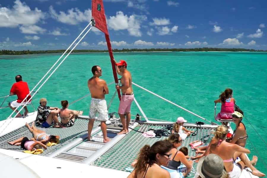 Mauritius: Ile Aux Cerfs Catamaran Trip w/ Lunch & Transfer - What the $110 price really covers