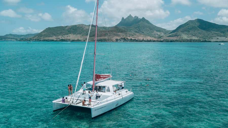Mauritius: Private Catamaran Tour to île aux Cerfs - From Chez Tino to the Île aux Cerfs lagoon