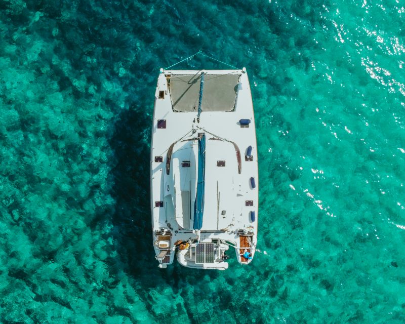 Milos: Full day Milos and Poliegos Catamaran Cruise - Gerakas Beach and lunch beside the volcanic coast