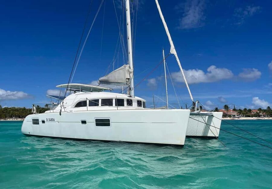 Milos: Kleftiko Half Day Catamaran Cruise with Lunch - Setting sail from Adamas at 10:00