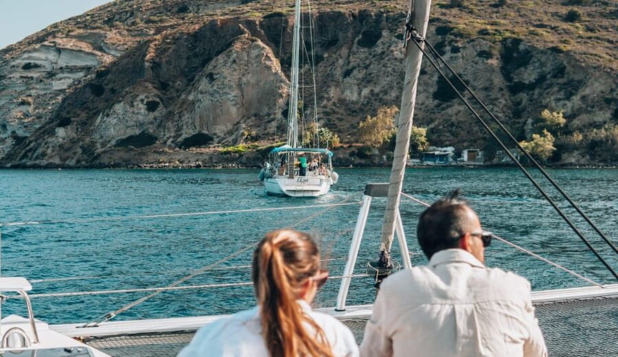 Milos: Kleftiko Morning Catamaran Cruise with Lunch & Drinks - Catamaran comfort and the group size