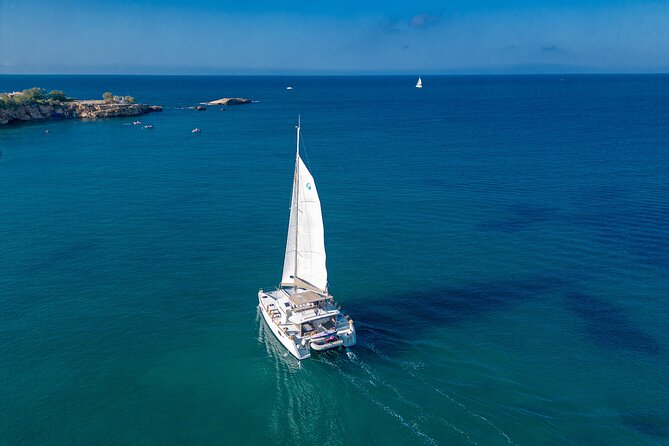 Milos Private Full Day Catamaran Cruise with Lunch and Drinks - Why a private catamaran is a smart way to see Milos