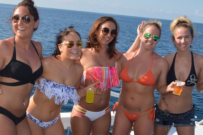 Montego Bay Catamaran: Snorkel Tour with Open Bar & Reggae DJ - The open Jamaican bar and light snacks