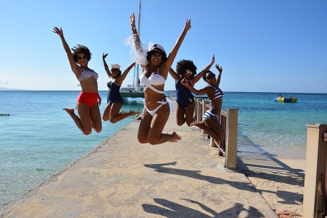 Montego Bay Private Afternoon Catamaran Open Bar and Snorkeling - Foot Massage and Jamaican Dance Lessons