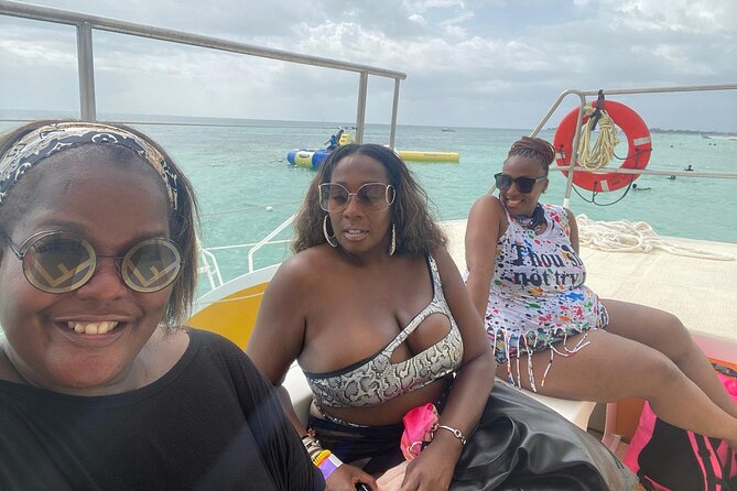 Montego Bay to Catamaran Cruise, Negril Beach and Rick's Café - A brief stop at Fort Charlotte in Lucea