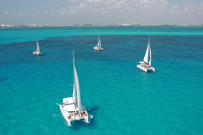 Mujeres Island Tour by Catamaran from Cancun City - Five hours around Centro de Isla Mujeres