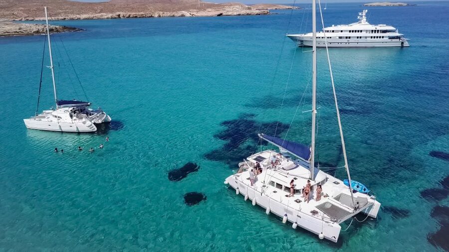 Mykonos: Catamaran Cruise with Lunch, Drinks and Transfer - The crew makes a real difference