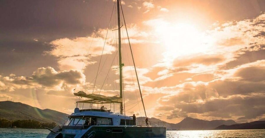 Naxos: Catamaran Cruise with Lunch & Drinks - A seven-hour day on the Aegean