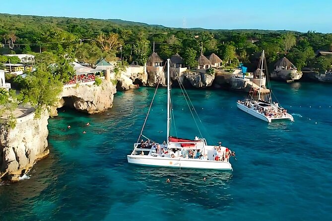 Negril Catamaran: Adults Sunset Party with Drinks & DJ - The twilight ride back to Margaritaville