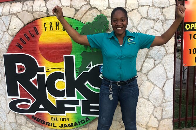 Negril Seven Mile beach, Catamaran Cruise ,Parasailing,with Sunset at Ricks Cafe - Parasailing above the Negril coast