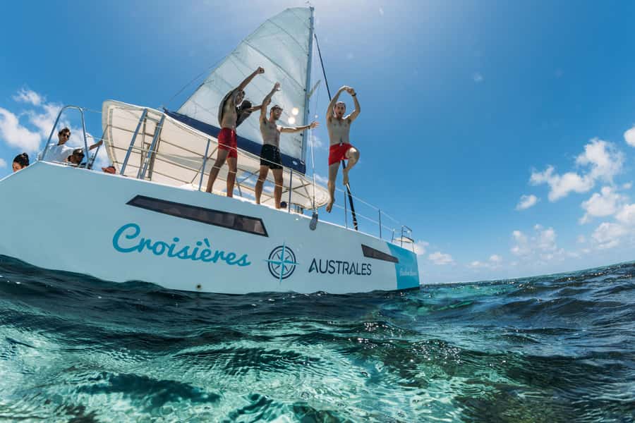 North East of Mauritius: Catamaran Cruise w/ BBQ Lunch - BBQ lunch on the catamaran at noon