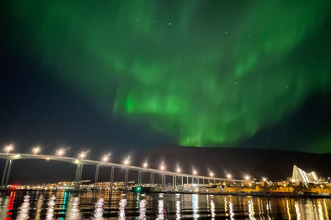 Northern Light Cruise With Luxury Catamaran in Tromso, Norway - Sailing the Tromsø fjords after dark