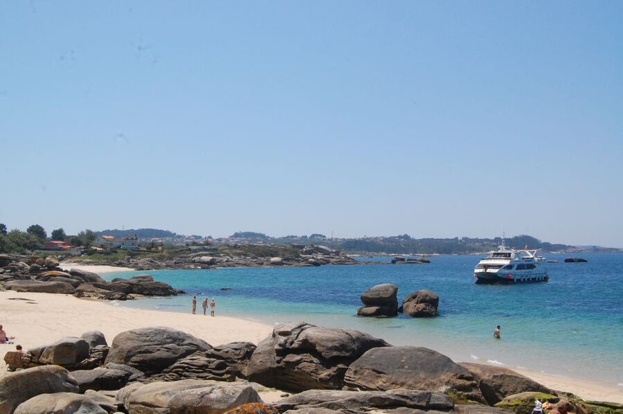 O Grove: Ría de Arousa Catamaran Tour with Seafood Lunch - Key points to know before booking