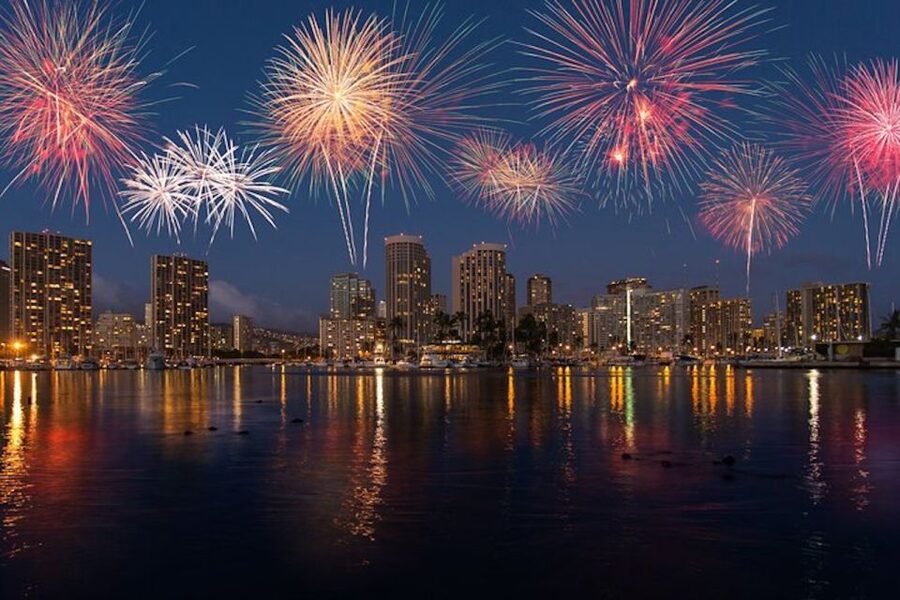 Oahu: Waikiki Friday Night Fireworks Catamaran (Wahine Koa) - What the two-hour evening usually feels like