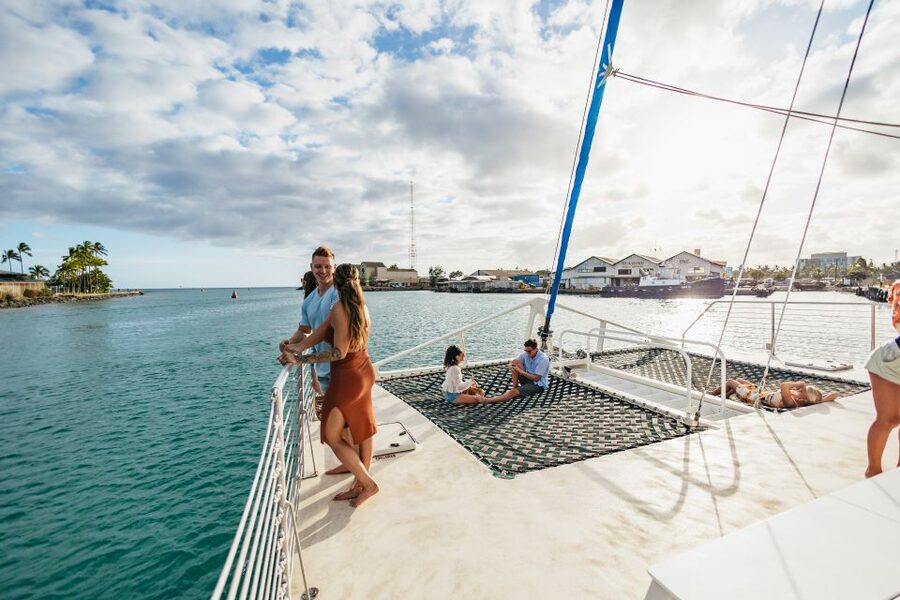 Oahu: Waikiki Sunset Catamaran Cocktail Cruise - Should You Book the Hanu Lani Sunset Cruise?
