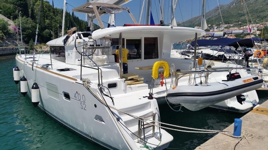 Olbia: catamaran tour in the Tavolara Marine Protected Area - Sailing from Olbia toward Tavolara