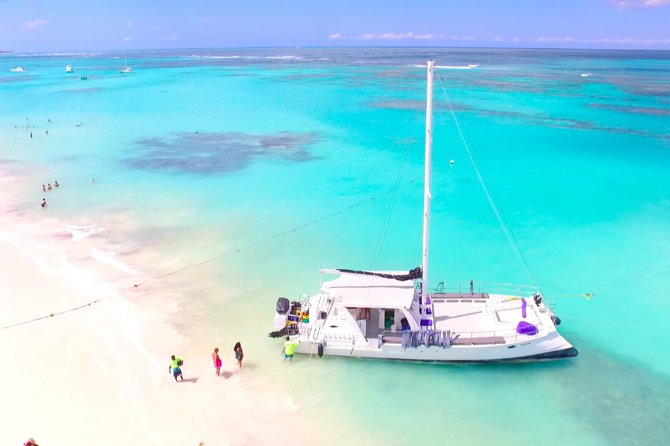 PACKAGE DEAL Catamaran- Snorkeling - Hooka Diving - Parasailing - What the catamaran party feels like