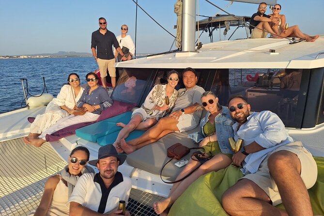 Palma: 2-Hour Sunset Catamaran Cruise with Drinks - Sunset, City Lights, and the Best Photo Moments