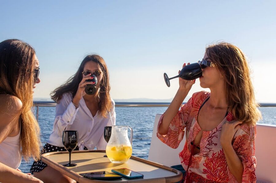 Palma: Cueva Verde and Cala Vella Catamaran Cruise with BBQ - The bar, music, and the sail back to Palma