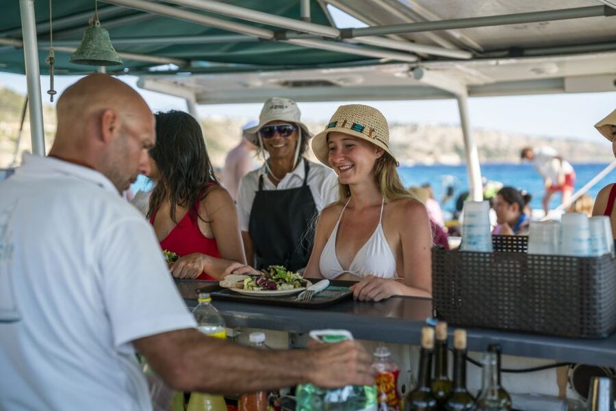 Palma de Mallorca: 5-Hour Catamaran Cruise with Lunch & Swim - Practical tips for a smoother day